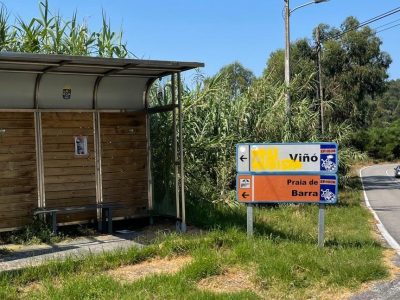 Nudistas y vestidos, enfrentados por la ropa en la playa de Viñó