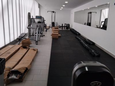 Colocado o novo equipamento do ximnasio da Piscina Municipal de Marín