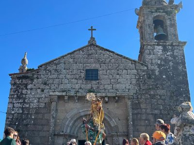 San Martiño: multas, un menor semiinconsciente y desalojo ya de día