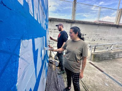 Un mural inspirado na cultura urbana e no mar para vestir de novo o Parque Azul e o seu skatepark