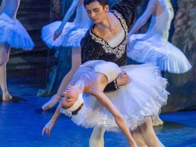 “El Lago de los Cisnes” llega hoy al Auditorio de Cangas