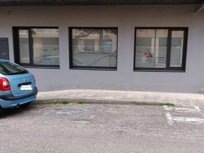 AV alerta del uso fraudulento de plazas para personas con movilidad reducida