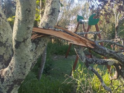 El parque de Herbello continúa siendo un peligro para los niños y el PP urge su arreglo