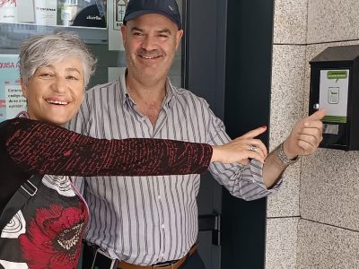 Bueu instala buzones en edificios municipales para mejorar la comunicación con los vecinos