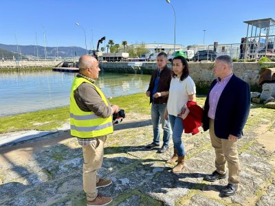 Recta final da mellora ambiental da dársena portuaria, o punto máis cercano do centro urbano co mar