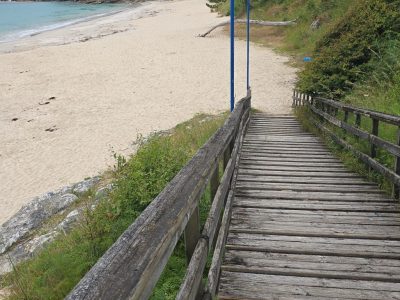 La playa de Areacova amanece limpia