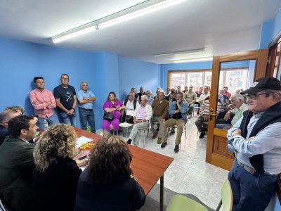 O PP de Moaña ateiga a súa sede nunha Xuntanza Veciñal con Luis López que marca o “punto de partida para reverter a situación do Concello e mudar a un goberno soberbio”