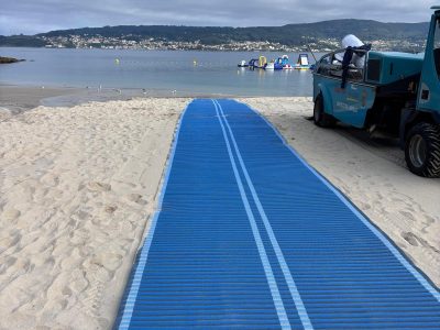 Marín instala pasarenas en Mogor, que se converte na praia accesible da vila este verán