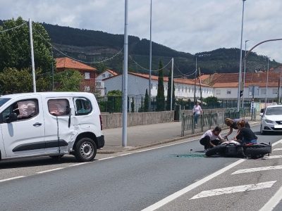 Herido grave un motorista menor de edad en A Xunqueira