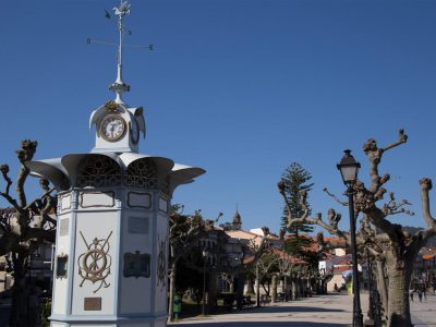 ‘O reloxo’ de la Alameda clama atención «urgente»