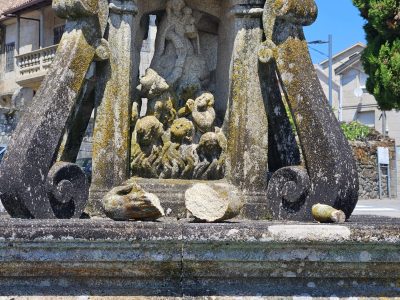 Un vehículo, en el foco del vandalismo al cruceiro de O Hío