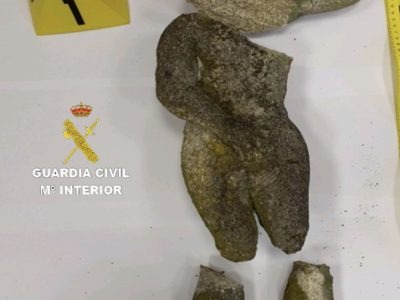 Investigado un vigués por destrozar el Adán del cruceiro de O Hío