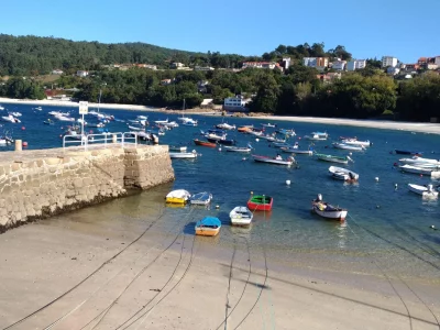 Muere un niño de 14 años en la playa de Aguete, en Marín