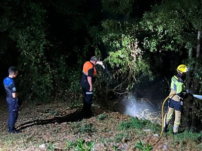 Echan a arder dos veces los chalets abandonados próximos a la gasolinera de Sanchilán