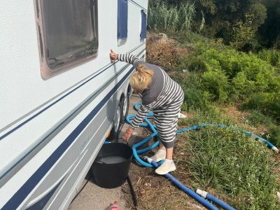 Feriantes de Cangas, obligados a coger el coche para ir al baño
