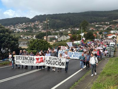Un millar de personas colapsan la carretera a Rande por el regreso de las urgencias a Moaña