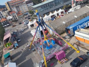 Brutal pelea durante las fiestas de Cangas: «Si no interviene la gente, lo mata»