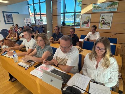 O PP de Moaña acusa á alcaldesa de “falta de respecto” por convocar asambleas do BNG pola taxa do lixo e evitar as reunións coa veciñanza