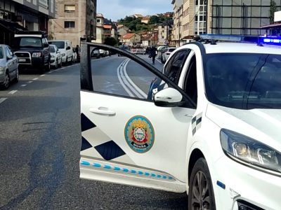 Detenida una mujer que intentó agredir a la Policía Local mientras escondía un botín