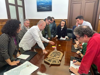 Celebrada unha reunión participativa cos membros da Corporación en torno á redacción do Plan Especial de Protección para o casco vello e Cantodarea