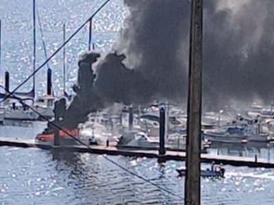 Arde una lancha en el muelle de San Adrián de Cobres