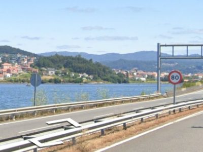 Un joven de Marín muere tras sufrir un accidente con la moto y caer al mar