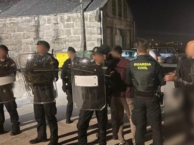 Denunciado por lanzar piedras y varios vecinos en el punto de mira por desórdenes