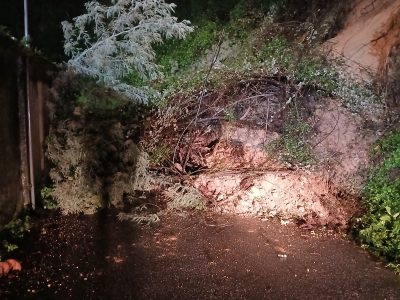 El Concello requiere a Rodman la retirada «inmediata» del derrumbe y la apertura del vial