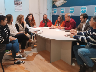 El PP de Cangas denuncia el abandono de los centros educativos del municipio y exige la convocatoria urgente del Consello Escolar Municipal