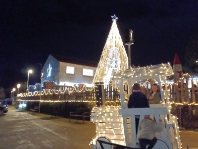 La participación vecinal vuelve a iluminar los barrios de Vilaboa