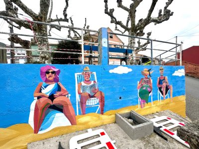 El Parque dos Vellos de Abelendo desprende colorido y creatividad