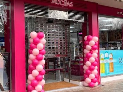 Detenido en Moaña por intentar llevarse perfumes y escapar en un coche robado