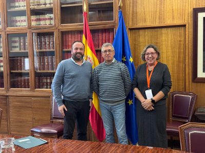 Vilaboa explora con el Ministerio soluciones a los núcleos costeros 