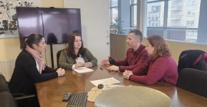 Las alcaldesas y CIG denuncian los “recortes” en la sanidad local