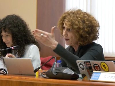 Las ‘fochancas’ de los viales de Cangas llegan al Parlamento