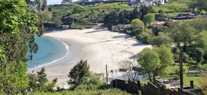 As praias de Marín póñense a punto para o bo tempo da Semana Santa