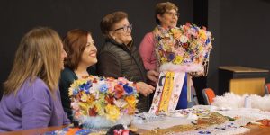 Vilaboa homenaxea no 8M ás mulleres que sosteñen o Entroido de Cobres