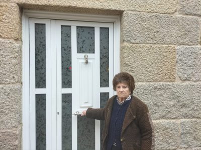 Denuncia que la encerraron en su casa para poner fibra a un vecino