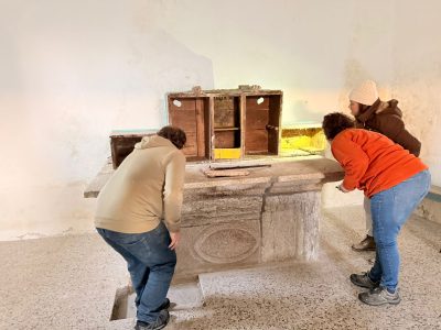 La Xunta inicia la restauración del retablo de la capilla de San Xaquín de Ons