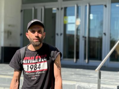 El okupa de Moaña tras quedar libre: “No sabemos dónde ir”