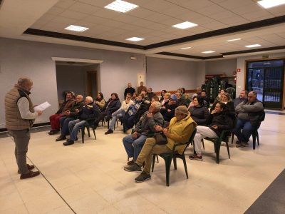 Vecinos de San Xulián rechazan el aparcamiento de Urbaser en la antigua cantera de Pardavila