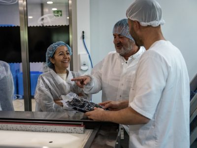 Villaverde pone como referente a la canguesa Pescados Marcelino