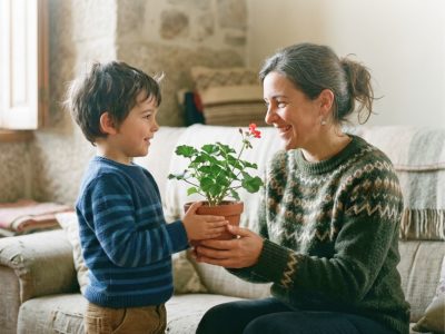 O Concello de Marín lanza unha campaña para dinamizar o comercio local con motivo do Día da Nai