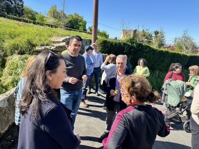 Currás estrea a nova pavimentación e mellora do seu camiño, cunha inversión de case 72.000 euros