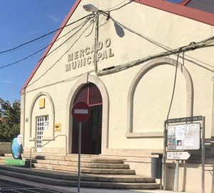 O Concello de Marín mellora a imaxe urbana de Seixo co soterramento do cableado na zona do Mercado e a renovación da súa fachada