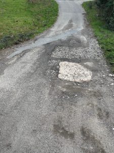 El PP pide que el Plan Via Depo se destine a mejorar el estado de los viales de Domaio