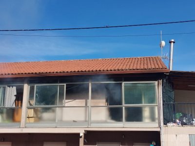 Calcinada la primera planta de una vivienda de Vilaboa