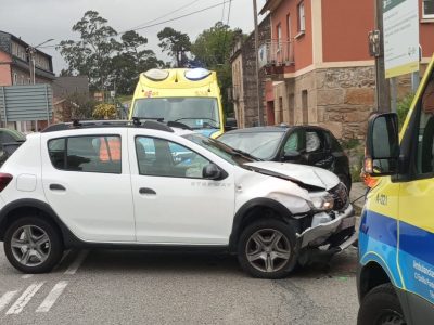 Dos heridos en un accidente en Domaio