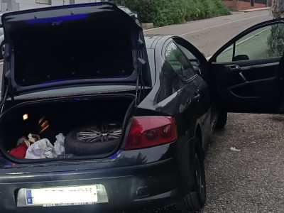 Intervienen cocaína a dos vecinos de Bueu cuando estaban en el interior de su coche