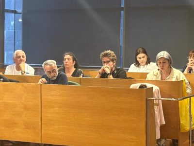AV logra que el pleno de Cangas pida la suspensión de la ordenanza sancionadora de la basura que la Mancomunidade aprobó «a escondidas»